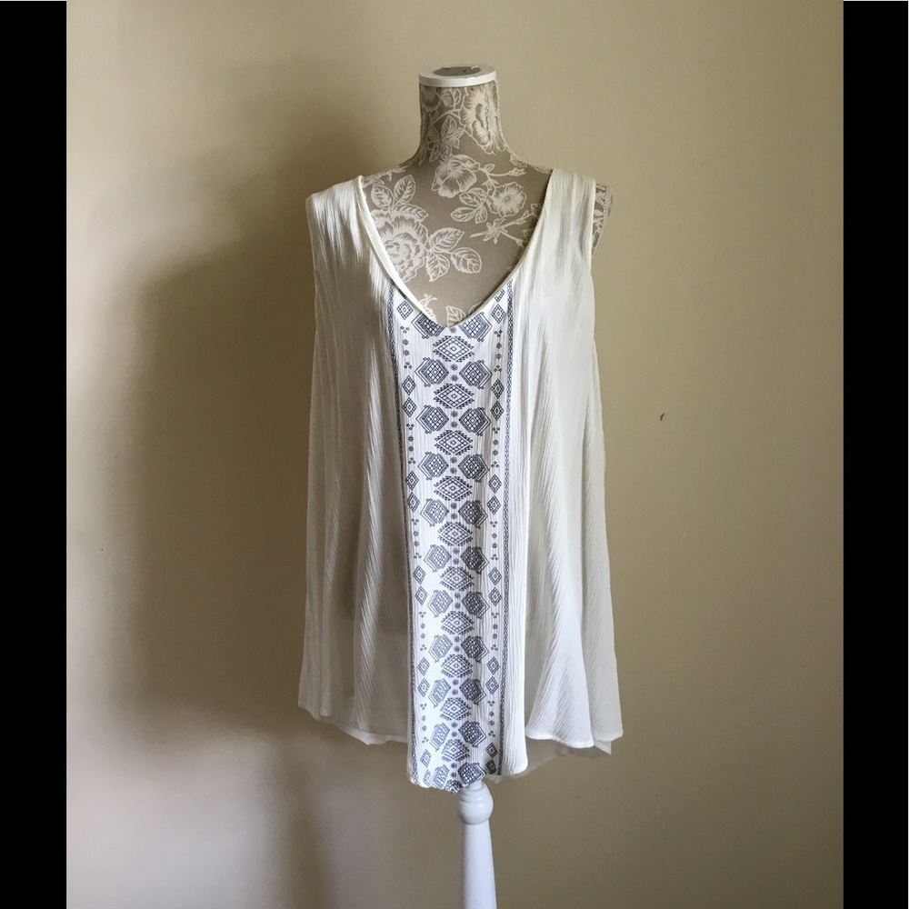 NWT.  FREE 2 LUV  TOP